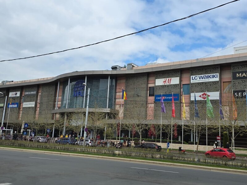 Vitan Mall garsoniera 40mp, decomandata, bloc mixt