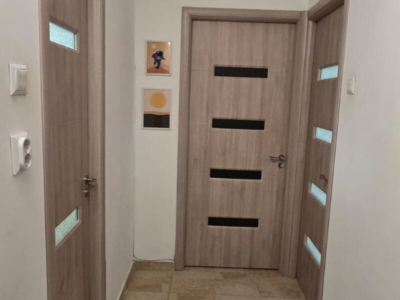 Vitan Mall garsoniera 40mp, decomandata, bloc mixt