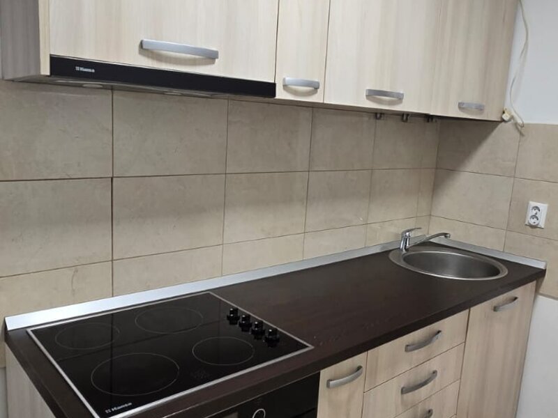 Vitan Mall garsoniera 40mp, decomandata, bloc mixt