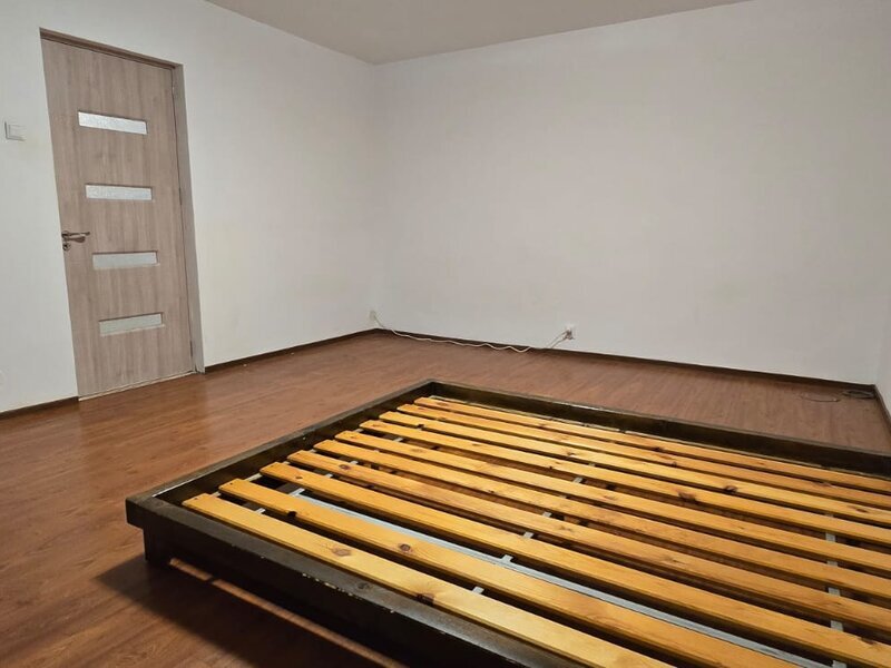 Vitan Mall garsoniera 40mp, decomandata, bloc mixt